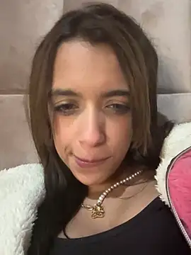 Snapshot of Melody_Ds chatting on 12-17-24, 04:01 Melody Ds online show from 12-17-24, 04:01