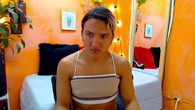 Snapshot of aslyhernandez_7 chatting on 01-03-25, 05:53 aslyhernandez 7 online show from 01-03-25, 05:53