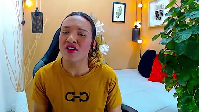 Snapshot of aslyhernandez_7 chatting on 09-10-25, 11:54 aslyhernandez 7 online show from 09-10-25, 11:54