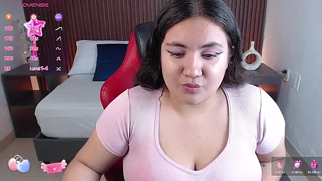 Snapshot of nadine_russo chatting on 12-03-24, 07:11 nadine russo online show from 12-03-24, 07:11