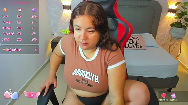 Snapshot of nadine_russo chatting on 01-09-25, 07:40 nadine russo online show from 01-09-25, 07:40