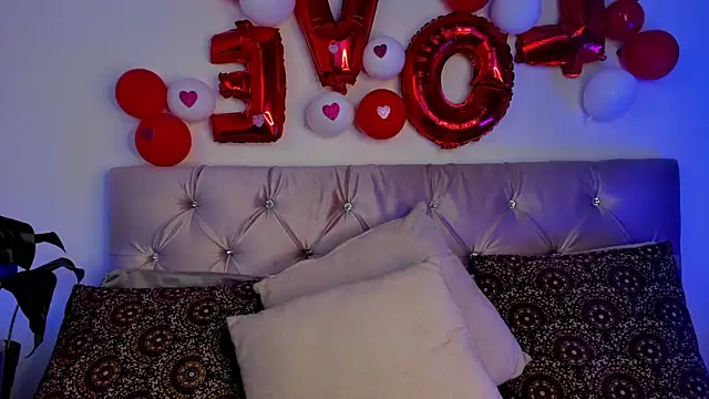 Snapshot of Redpandaa_ chatting on 02-18-25, 02:27 Redpandaa online show from 02-18-25, 02:27