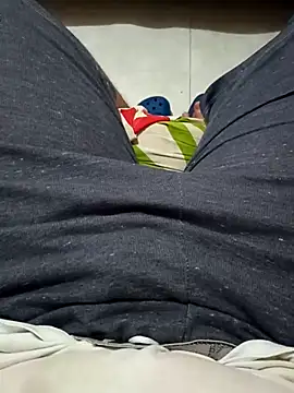 beautiful hands  online show from 02-25-25, 06:47