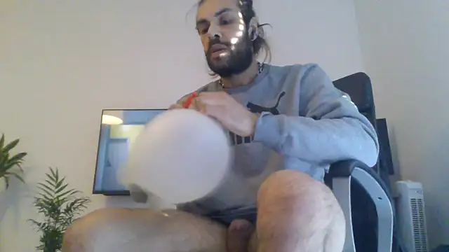 P4RtYBOII92 online show from 11-02-25, 03:03