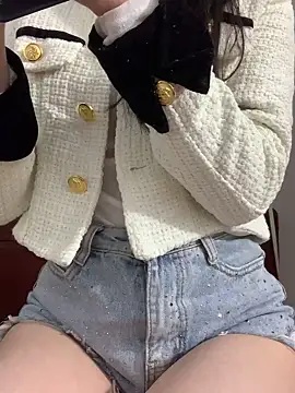 Snapshot of Vani_S2 chatting on 12-16-24, 03:11 Vani S2 online show from 12-16-24, 03:11