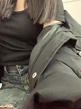 Snapshot of Vani_S2 chatting on 02-19-25, 06:22 Vani S2 online show from 02-19-25, 06:22