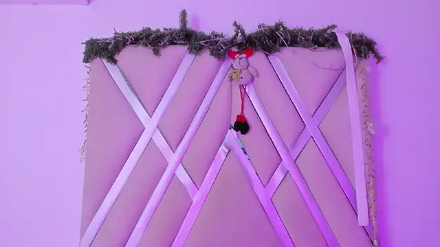  miaquevedo  online show from 12-17-25, 01:39