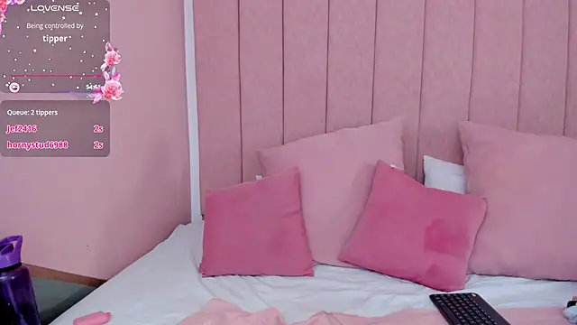 Snapshot of lilith_noahh chatting on 12-02-24, 01:14 lilith noahh online show from 12-02-24, 01:14