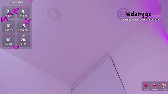 Snapshot of ZarianaEvanz chatting on 10-25-25, 11:32 ZarianaEvanz online show from 10-25-25, 11:32