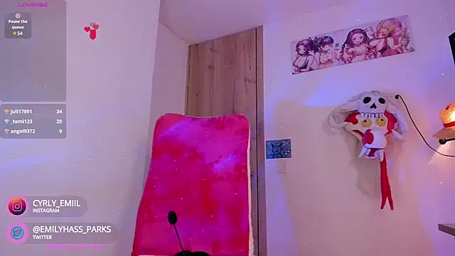 Snapshot of Angels_Emily chatting on 01-04-25, 05:27 Angels Emily online show from 01-04-25, 05:27