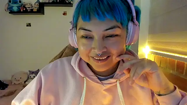 Snapshot of Shaddycute_ chatting on 12-21-25, 12:56 Shaddycute online show from 12-21-25, 12:56