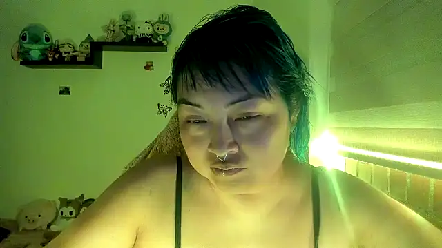 Snapshot of Shaddycute_ chatting on 12-23-25, 01:14 Shaddycute online show from 12-23-25, 01:14