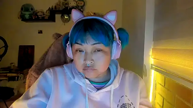 Snapshot of Shaddycute_ chatting on 01-12-26, 01:33 Shaddycute online show from 01-12-26, 01:33