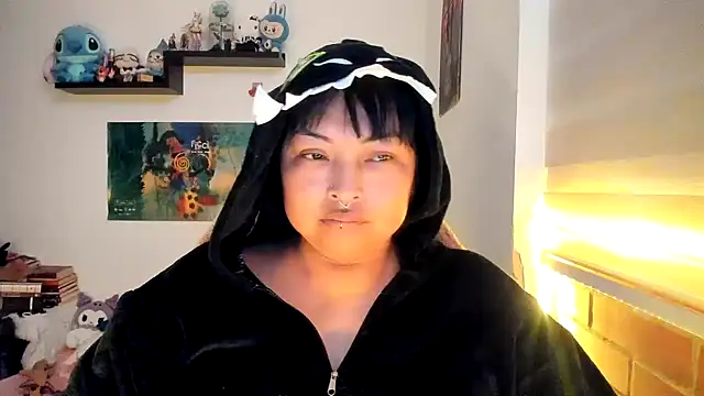 Snapshot of Shaddycute_ chatting on 02-11-26, 02:33 Shaddycute online show from 02-11-26, 02:33