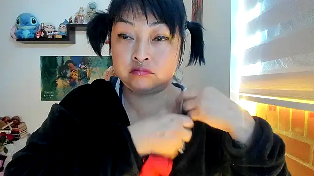 Snapshot of Shaddycute_ chatting on 02-15-26, 02:36 Shaddycute online show from 02-15-26, 02:36