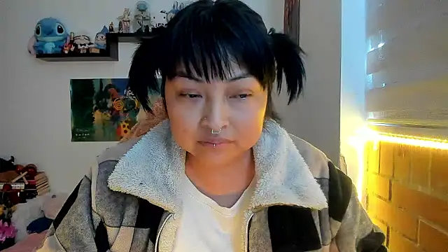 Snapshot of Shaddycute_ chatting on 02-18-26, 02:57 Shaddycute online show from 02-18-26, 02:57