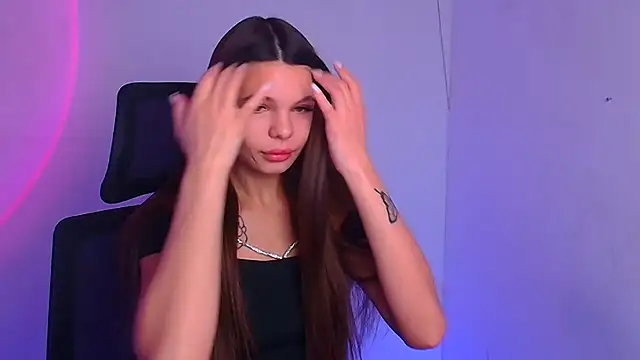 Hanna Way online show from 12-17-24, 06:35