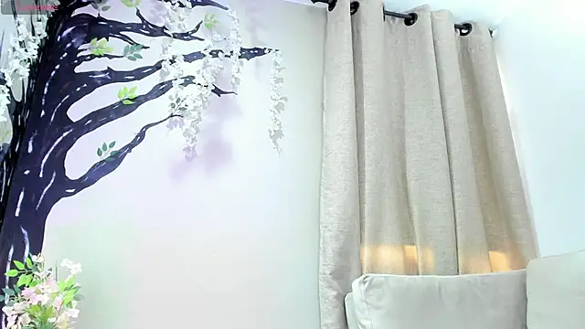 Snapshot of _nina_sweet chatting on 11-15-25, 01:40 nina sweet online show from 11-15-25, 01:40