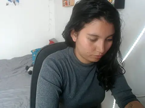 HannaKlein online show from 12-16-25, 07:08