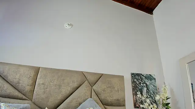 Snapshot of Salomesimos1 chatting on 01-14-25, 05:56 Salomesimos1 online show from 01-14-25, 05:56