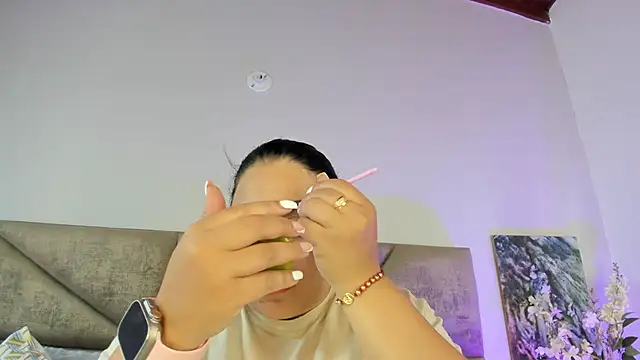 Snapshot of Salomesimos1 chatting on 01-25-25, 04:35 Salomesimos1 online show from 01-25-25, 04:35