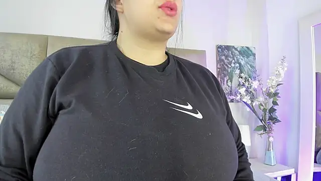 Snapshot of Salomesimos1 chatting on 02-08-25, 03:31 Salomesimos1 online show from 02-08-25, 03:31