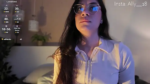 Snapshot of Ally_addams chatting on 02-05-25, 06:46 Ally addams online show from 02-05-25, 06:46