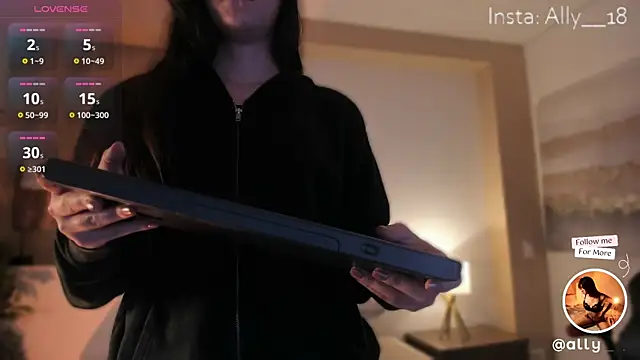 Snapshot of Ally_addams chatting on 02-24-25, 03:44 Ally addams online show from 02-24-25, 03:44