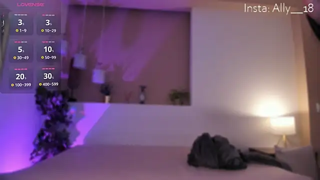 Snapshot of Ally_addams chatting on 03-08-25, 03:39 Ally addams online show from 03-08-25, 03:39