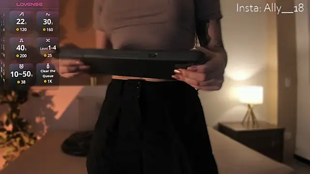 Snapshot of Ally_addams chatting on 03-22-25, 03:41 Ally addams online show from 03-22-25, 03:41