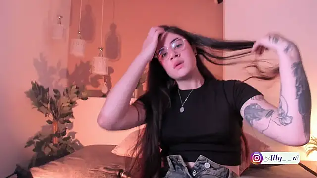 Snapshot of Ally_addams chatting on 09-22-25, 05:09 Ally addams online show from 09-22-25, 05:09