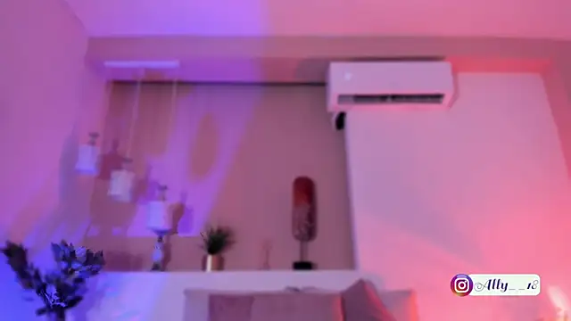 Snapshot of Ally_addams chatting on 09-24-25, 05:00 Ally addams online show from 09-24-25, 05:00