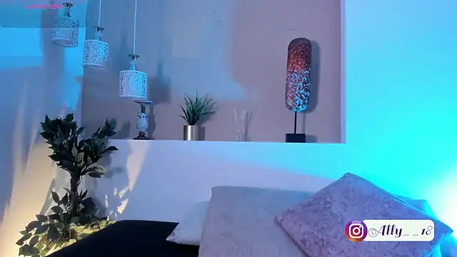 Snapshot of Ally_addams chatting on 10-03-25, 03:47 Ally addams online show from 10-03-25, 03:47