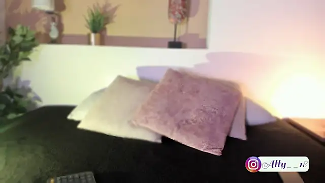 Snapshot of Ally_addams chatting on 10-10-25, 04:11 Ally addams online show from 10-10-25, 04:11