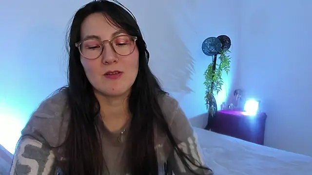 Snapshot of Elle_Lee_ chatting on 01-06-25, 01:09 Elle Lee  online show from 01-06-25, 01:09