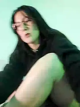 Snapshot of Elle_Lee_ chatting on 02-01-25, 02:26 Elle Lee  online show from 02-01-25, 02:26