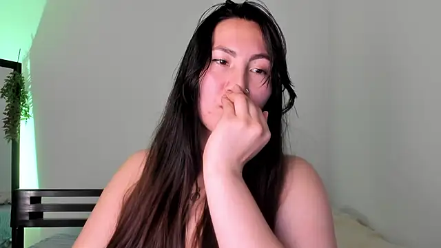 Snapshot of Elle_Lee_ chatting on 02-24-25, 07:52 Elle Lee  online show from 02-24-25, 07:52