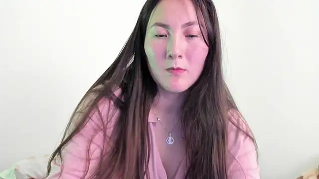 Snapshot of Elle_Lee_ chatting on 03-03-25, 02:58 Elle Lee  online show from 03-03-25, 02:58