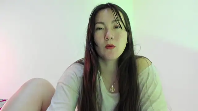 Snapshot of Elle_Lee_ chatting on 03-20-25, 08:19 Elle Lee  online show from 03-20-25, 08:19