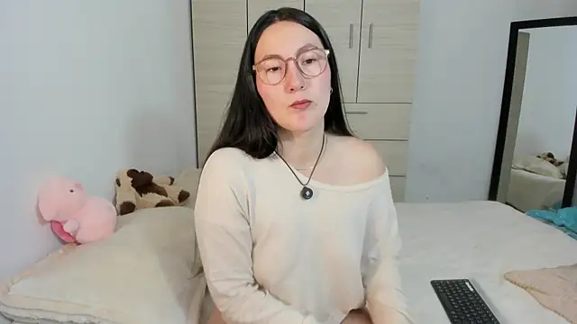 Snapshot of Elle_Lee_ chatting on 09-12-25, 02:17 Elle Lee  online show from 09-12-25, 02:17