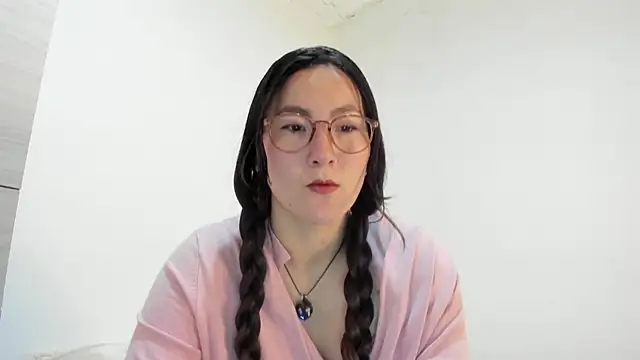 Snapshot of Elle_Lee_ chatting on 09-30-25, 03:50 Elle Lee  online show from 09-30-25, 03:50