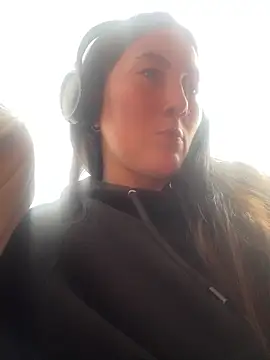 Snapshot of Elle_Lee_ chatting on 10-02-25, 04:47 Elle Lee  online show from 10-02-25, 04:47