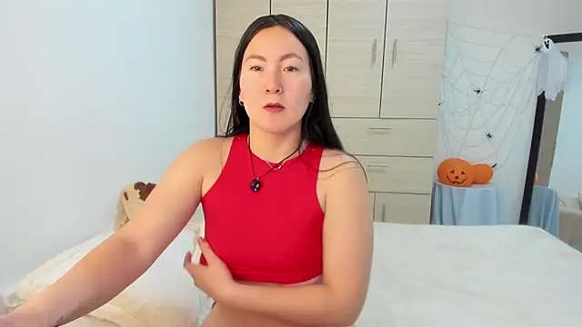 Snapshot of Elle_Lee_ chatting on 10-14-25, 03:13 Elle Lee  online show from 10-14-25, 03:13