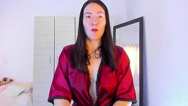 Elle Lee  online show from 02-03-26, 04:01