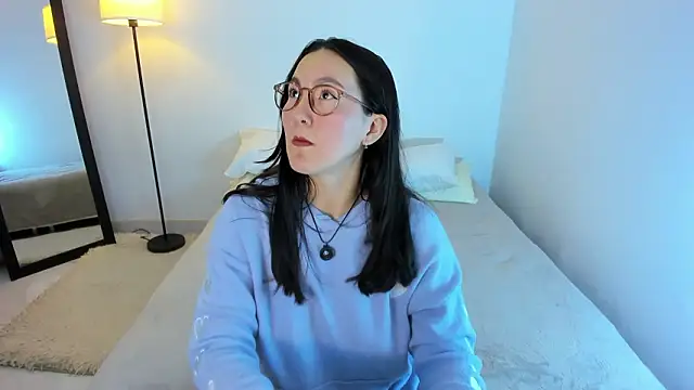 Elle Lee  online show from 03-07-26, 12:40