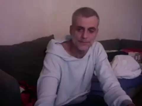 Snapshot of skossa777 chatting on 01-12-25, 12:23 skossa777 online show from 01-12-25, 12:23