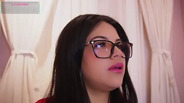 Snapshot of Sophia_wilsonn_ chatting on 10-12-25, 08:35 Sophia wilsonn online show from 10-12-25, 08:35