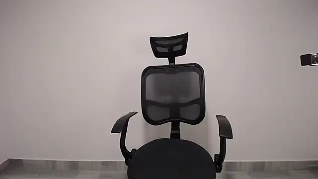 Snapshot of present_the_magic chatting on 12-06-24, 05:20 present the magic online show from 12-06-24, 05:20