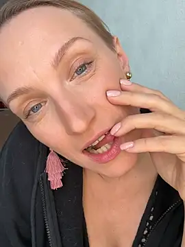 UmaTruewoman online show from 02-11-26, 10:09