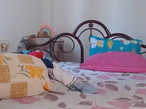 Snapshot of TASHa009 chatting on 03-06-25, 08:41 TASHa009 online show from 03-06-25, 08:41